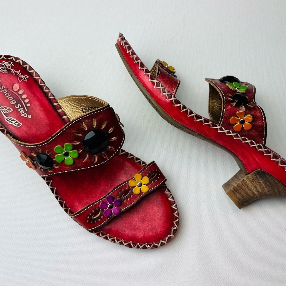 Spring Step Women’s Beautiful Slip On Floral Leather Heels Size 38